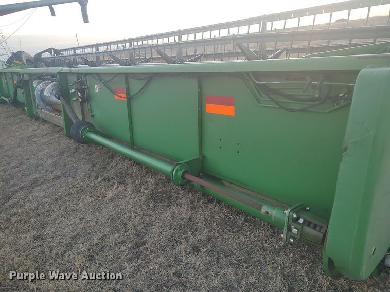 image for item MM9904 2001 John Deere 930F  flex head