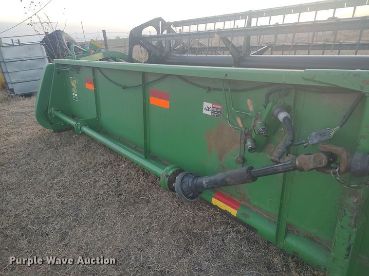 image for item MM9904 2001 John Deere 930F  flex head