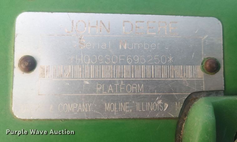 image for item MM9904 2001 John Deere 930F  flex head