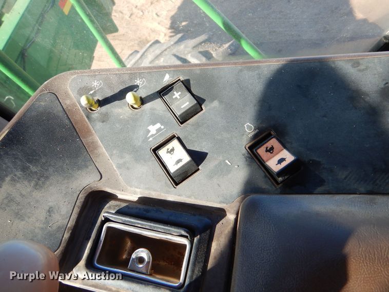 image for item MP9053 John Deere 4890 SP  windrower