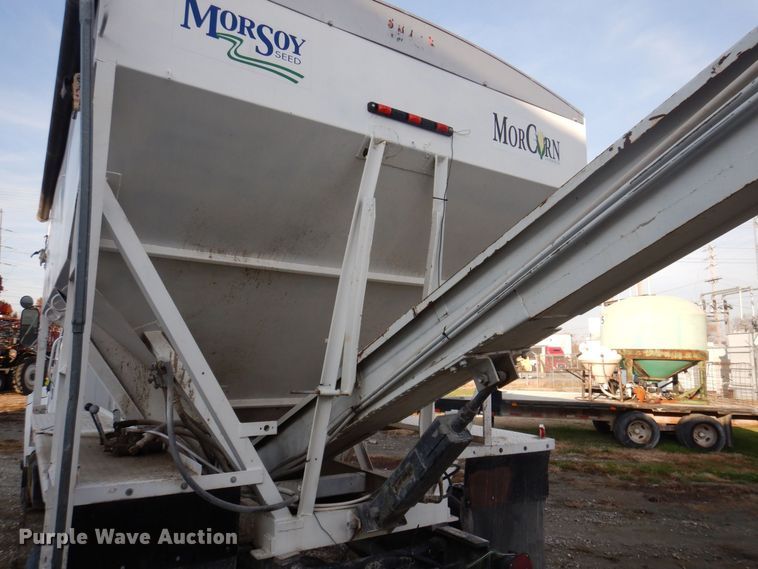 image for item MW9355 1994 International 4900  fertilizer delivery truck