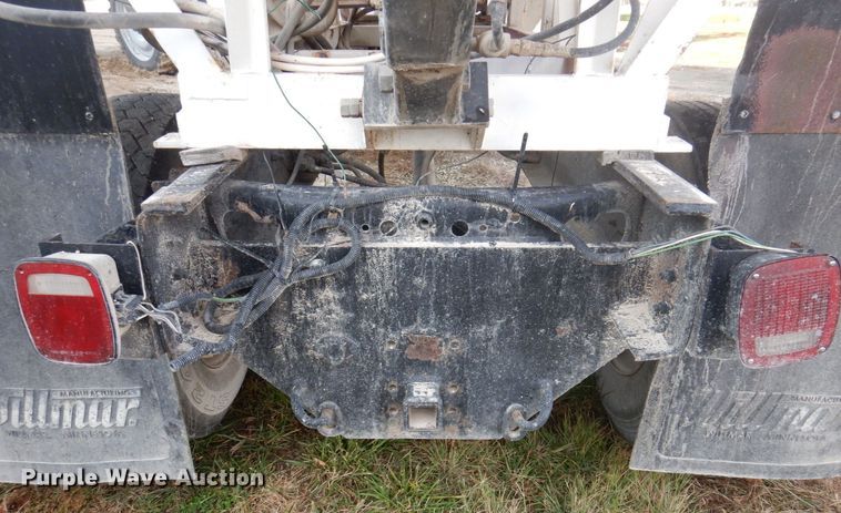 image for item MW9355 1994 International 4900  fertilizer delivery truck