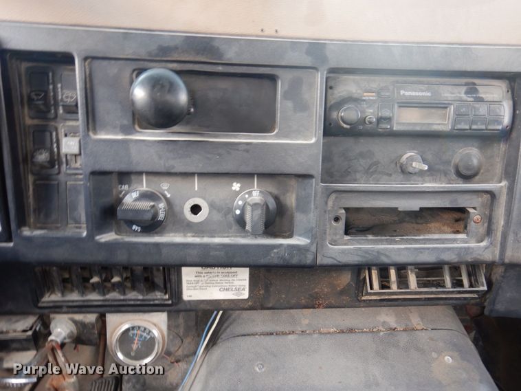 image for item MW9355 1994 International 4900  fertilizer delivery truck