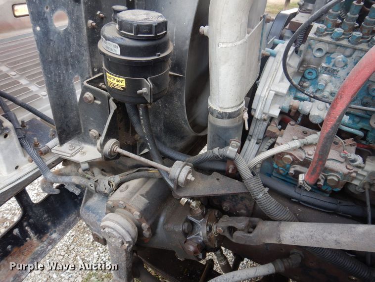 image for item MW9355 1994 International 4900  fertilizer delivery truck