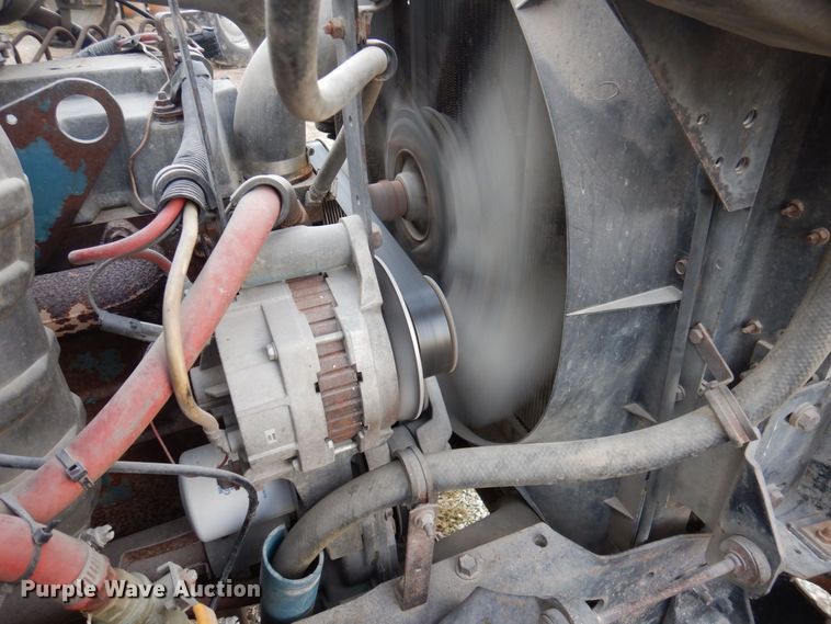 image for item MW9355 1994 International 4900  fertilizer delivery truck