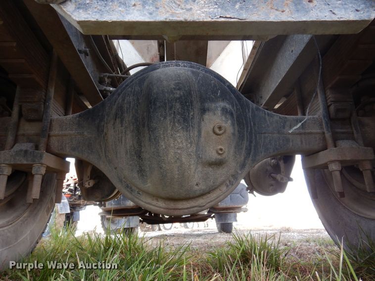 image for item MW9355 1994 International 4900  fertilizer delivery truck