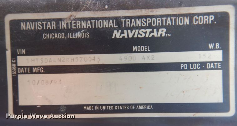 image for item MW9355 1994 International 4900  fertilizer delivery truck