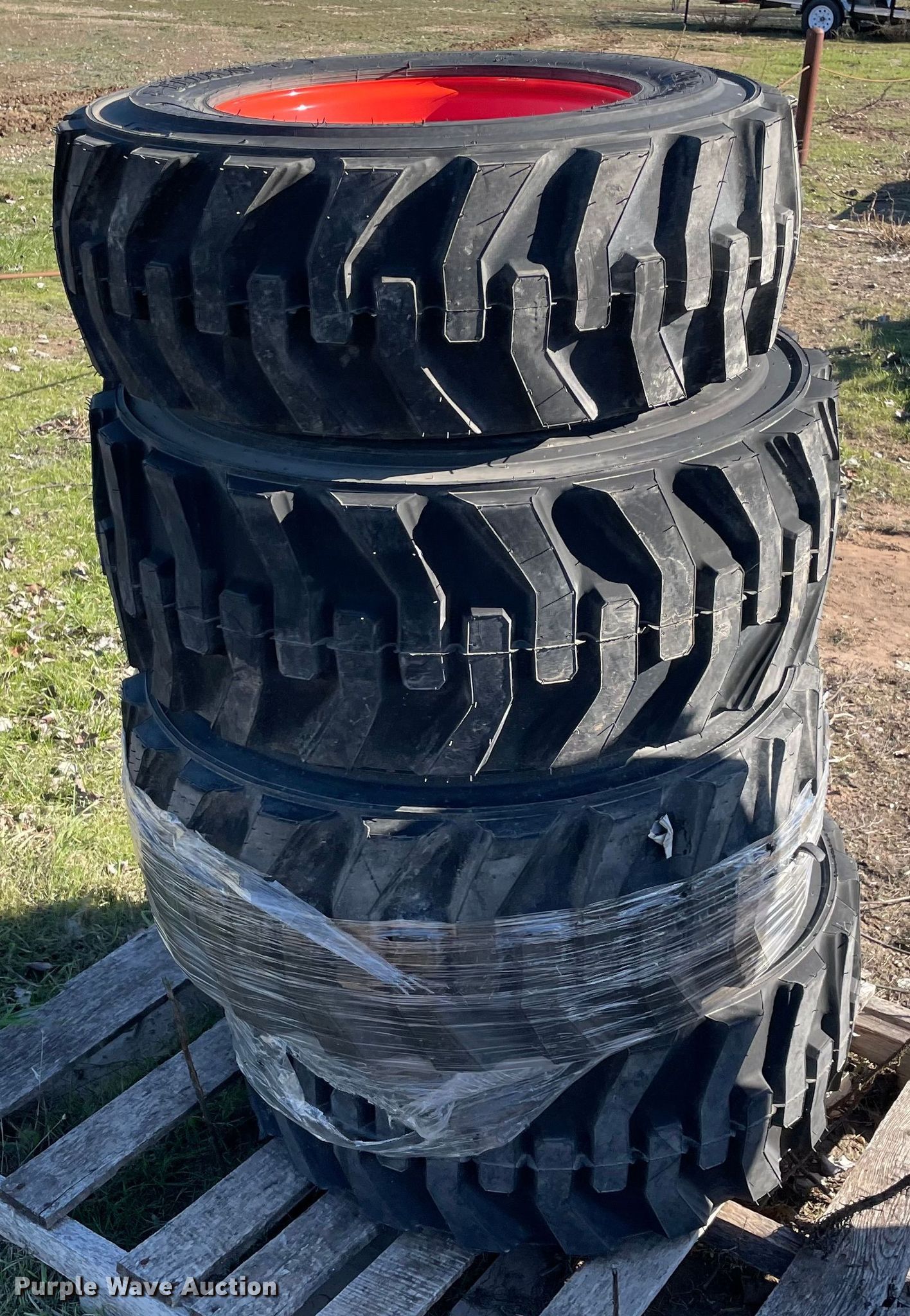 (4) 1016.5 tires and wheels in Norman, OK Item MI9696 sold Purple Wave