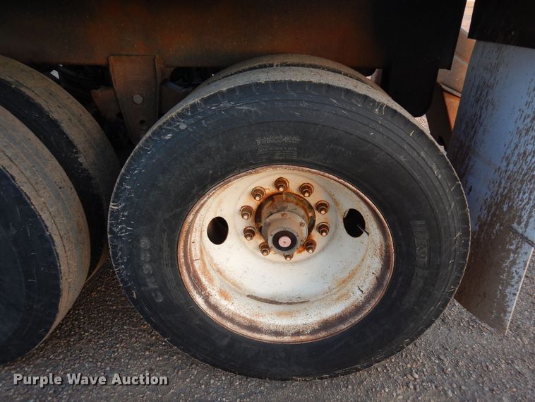 image for item DF8274 2000 Trail King  bottom dump trailer