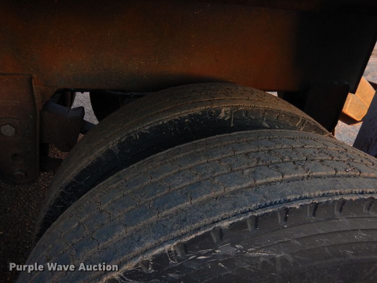 image for item DF8274 2000 Trail King  bottom dump trailer