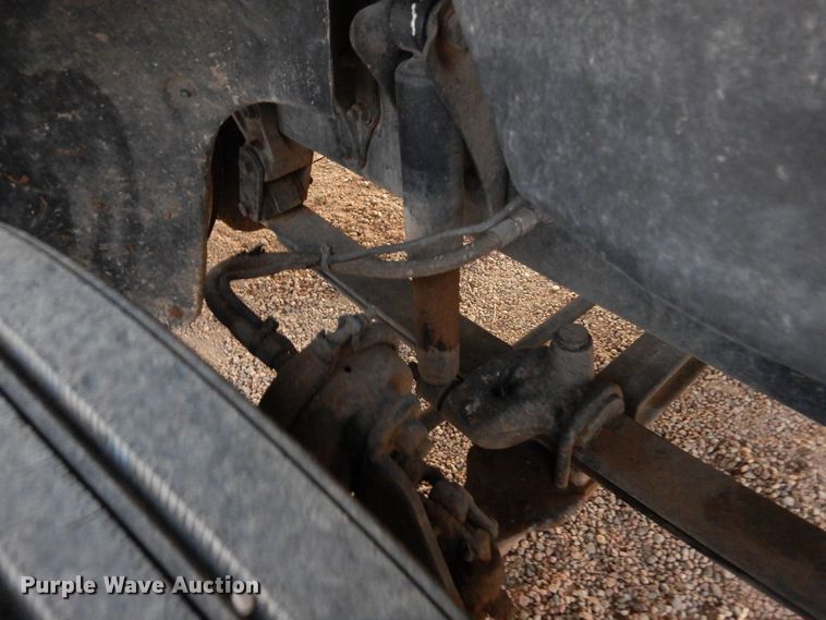 image for item DF8277 2000 Freightliner FL112  semi truck