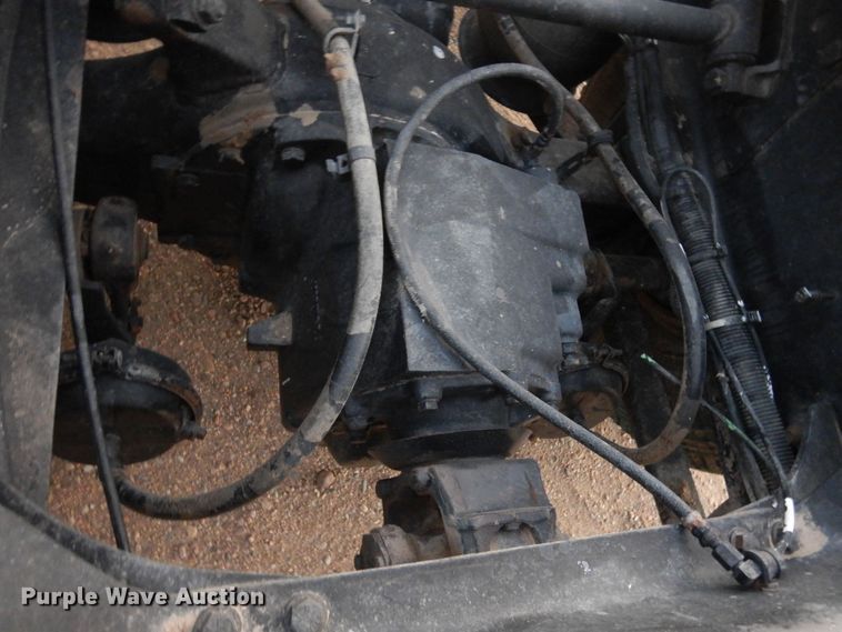 image for item DF8277 2000 Freightliner FL112  semi truck