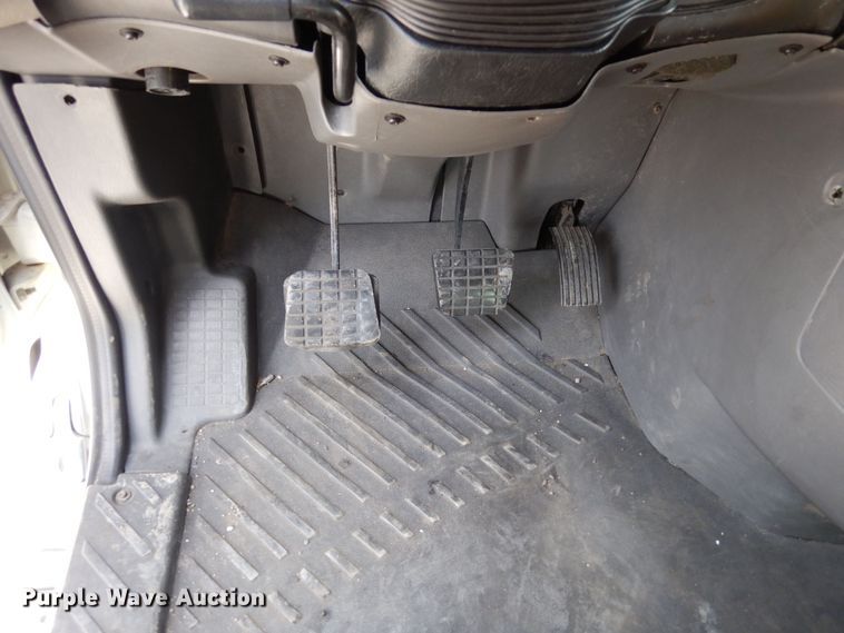 image for item DF8282 2014 International ProStar Plus  semi truck