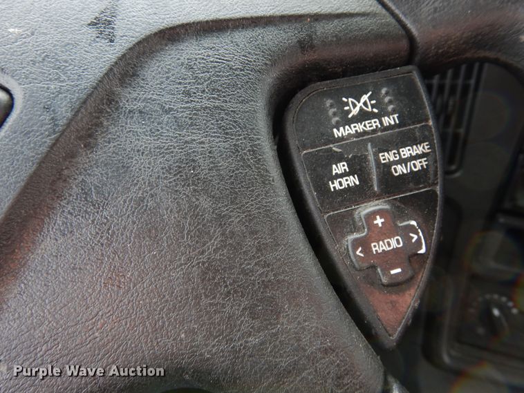 image for item DF8282 2014 International ProStar Plus  semi truck