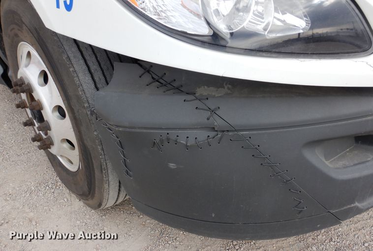 image for item DF8282 2014 International ProStar Plus  semi truck