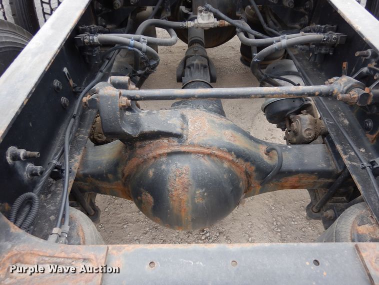 image for item DF8282 2014 International ProStar Plus  semi truck