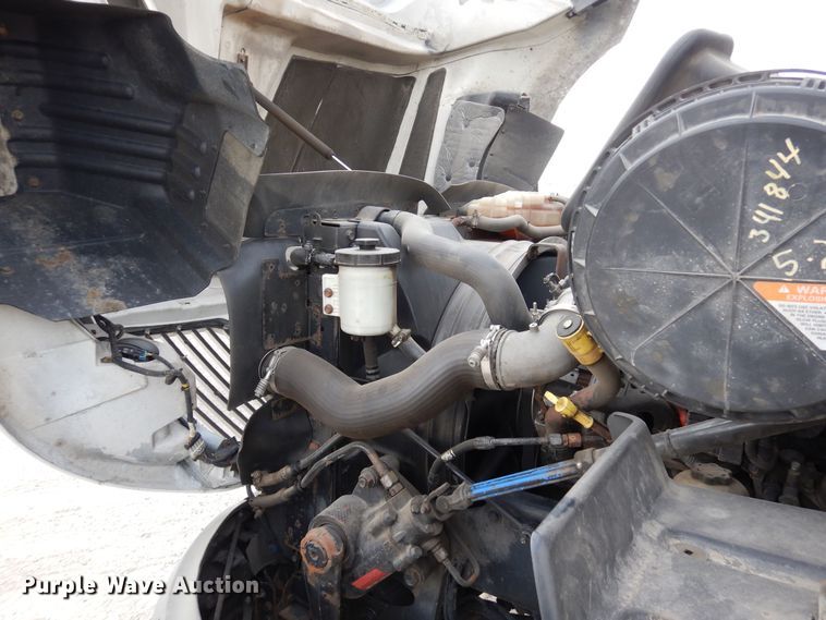 image for item DF8282 2014 International ProStar Plus  semi truck