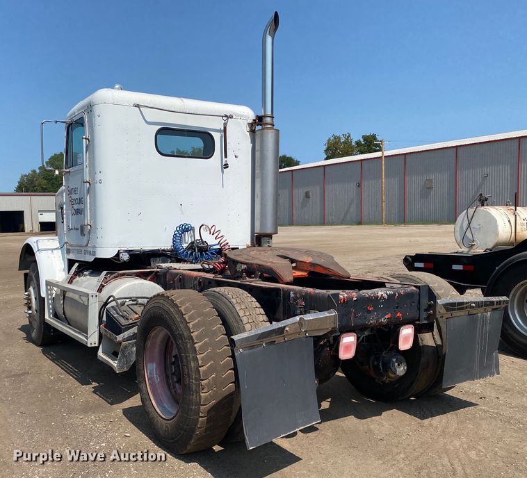 image for item DK6469 1987 Freightliner FLC  semi truck