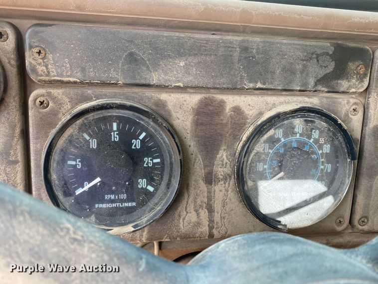 image for item DK6469 1987 Freightliner FLC  semi truck