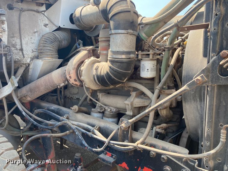 image for item DK6469 1987 Freightliner FLC  semi truck