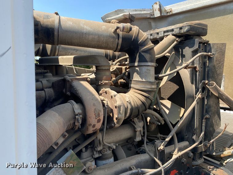 image for item DK6469 1987 Freightliner FLC  semi truck