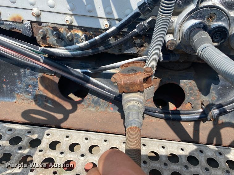 image for item DK6469 1987 Freightliner FLC  semi truck