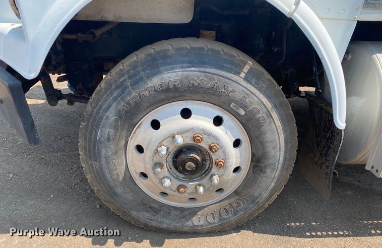 image for item DK6469 1987 Freightliner FLC  semi truck