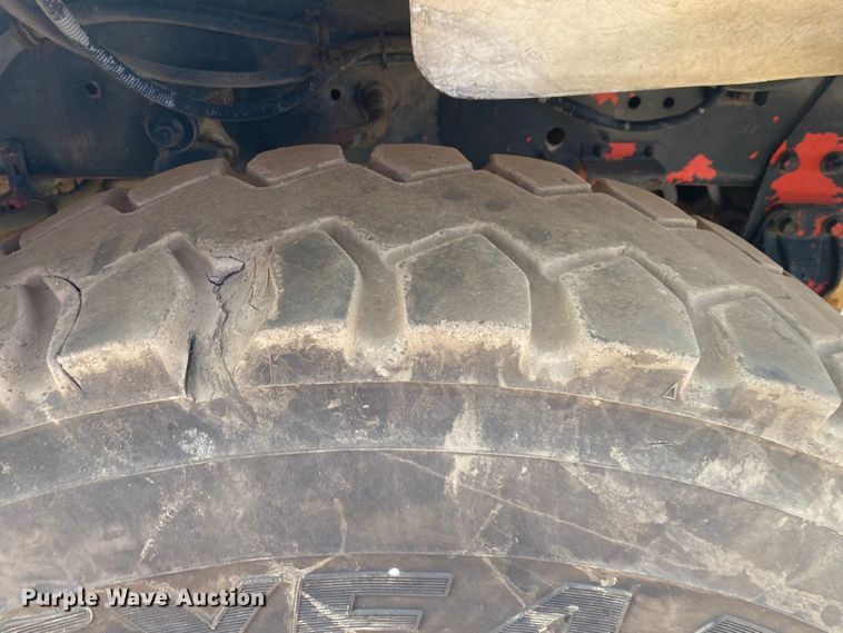 image for item DK6469 1987 Freightliner FLC  semi truck