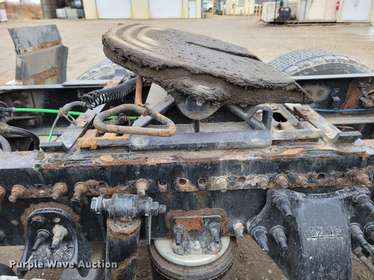 image for item DM8143 2016 Freightliner Cascadia  semi truck