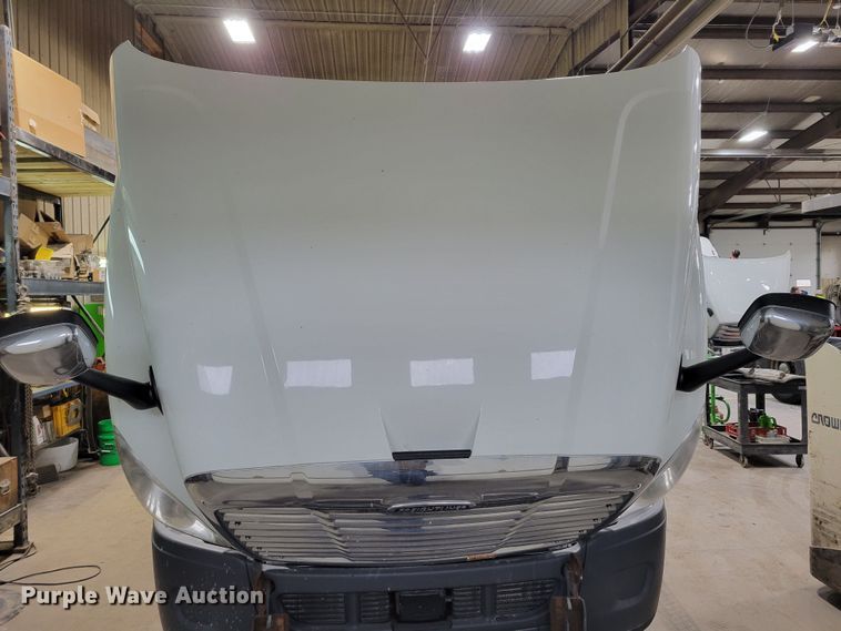 image for item DM8143 2016 Freightliner Cascadia  semi truck