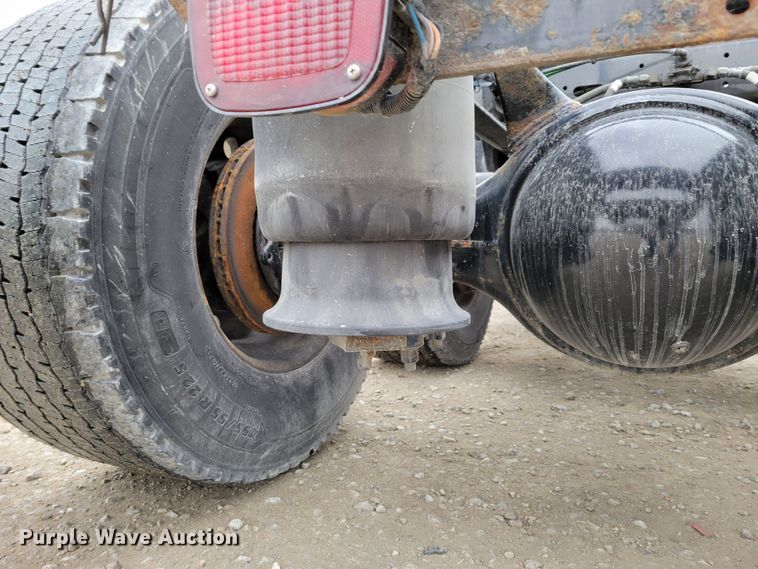 image for item DM8143 2016 Freightliner Cascadia  semi truck