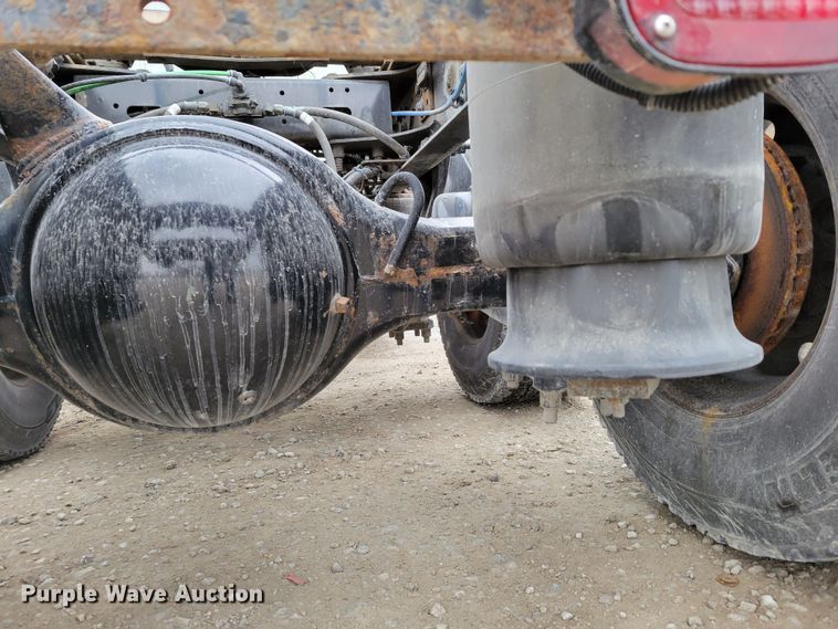 image for item DM8143 2016 Freightliner Cascadia  semi truck