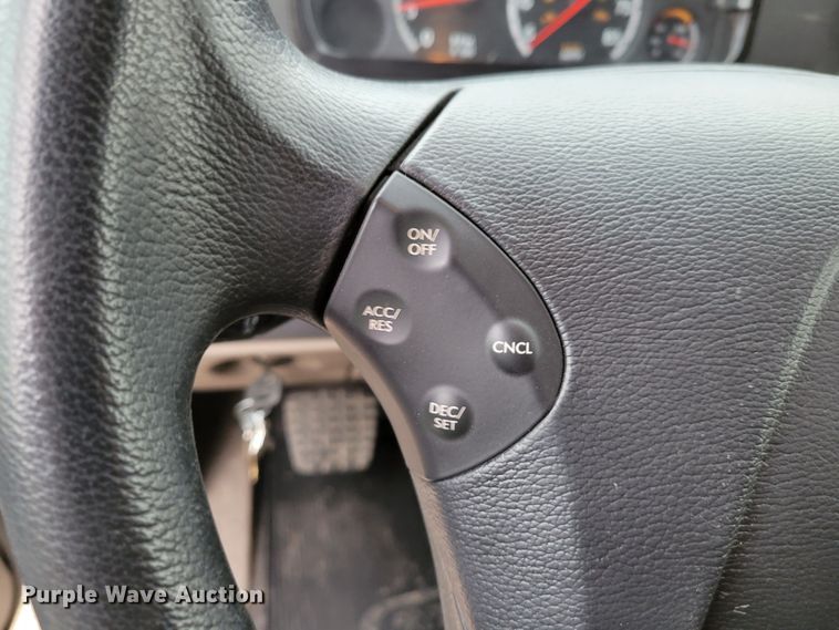 image for item DM8143 2016 Freightliner Cascadia  semi truck