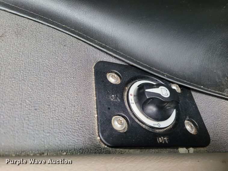 image for item DM8143 2016 Freightliner Cascadia  semi truck