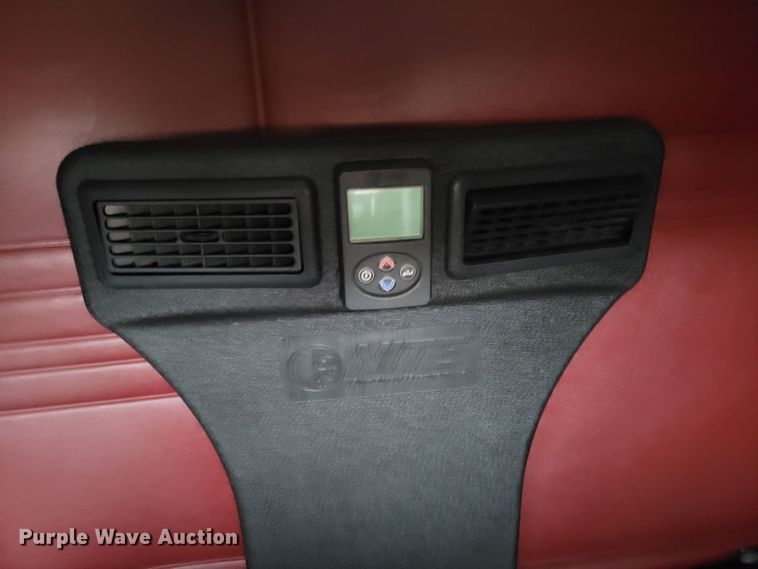 image for item DM8143 2016 Freightliner Cascadia  semi truck