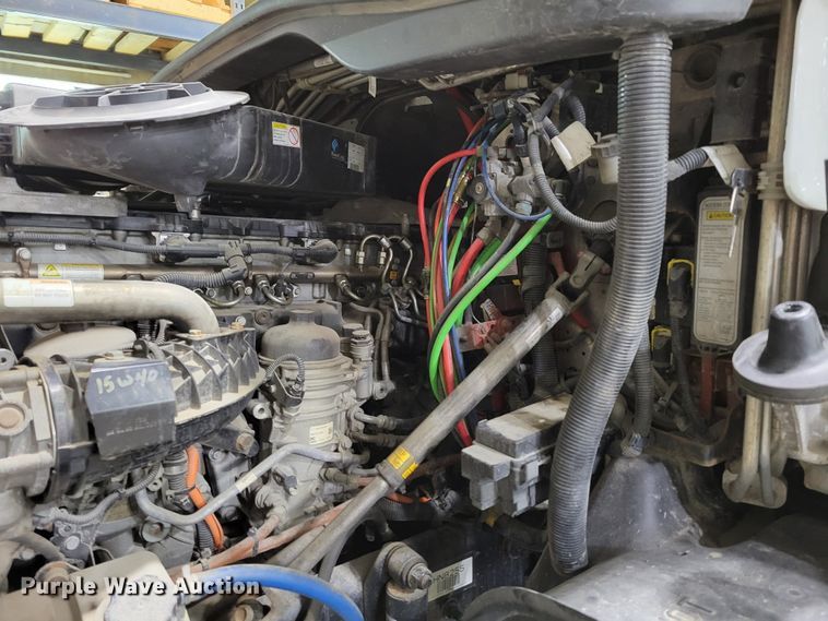 image for item DM8143 2016 Freightliner Cascadia  semi truck