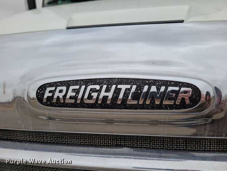 image for item DM8143 2016 Freightliner Cascadia  semi truck