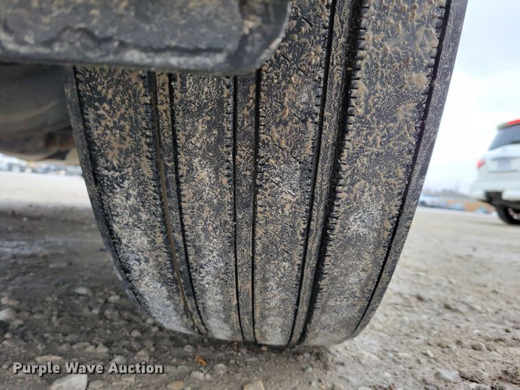 image for item DM8143 2016 Freightliner Cascadia  semi truck