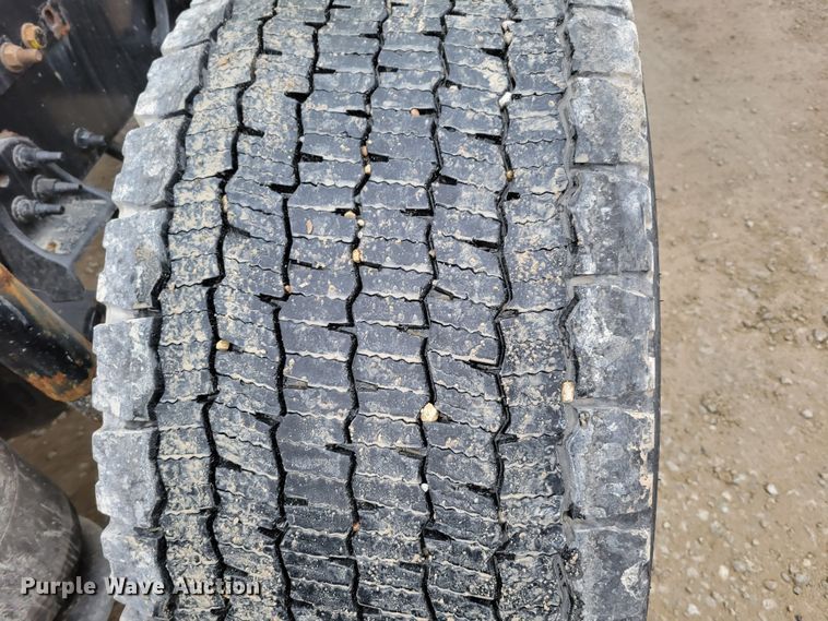 image for item DM8143 2016 Freightliner Cascadia  semi truck