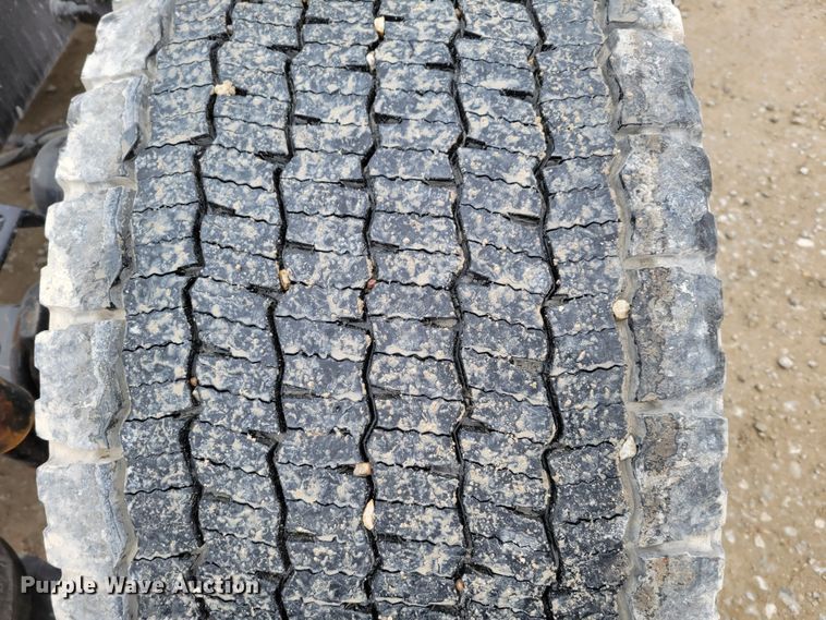 image for item DM8143 2016 Freightliner Cascadia  semi truck