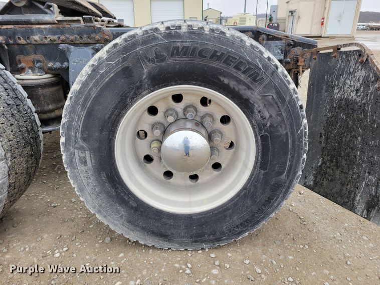 image for item DM8143 2016 Freightliner Cascadia  semi truck