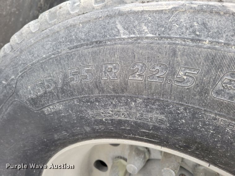 image for item DM8143 2016 Freightliner Cascadia  semi truck