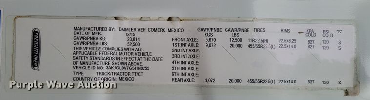 image for item DM8143 2016 Freightliner Cascadia  semi truck