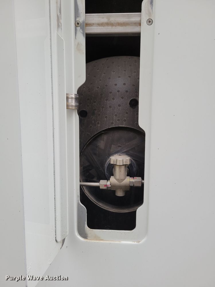 image for item DM8144 2015 Freightliner Cascadia  semi truck