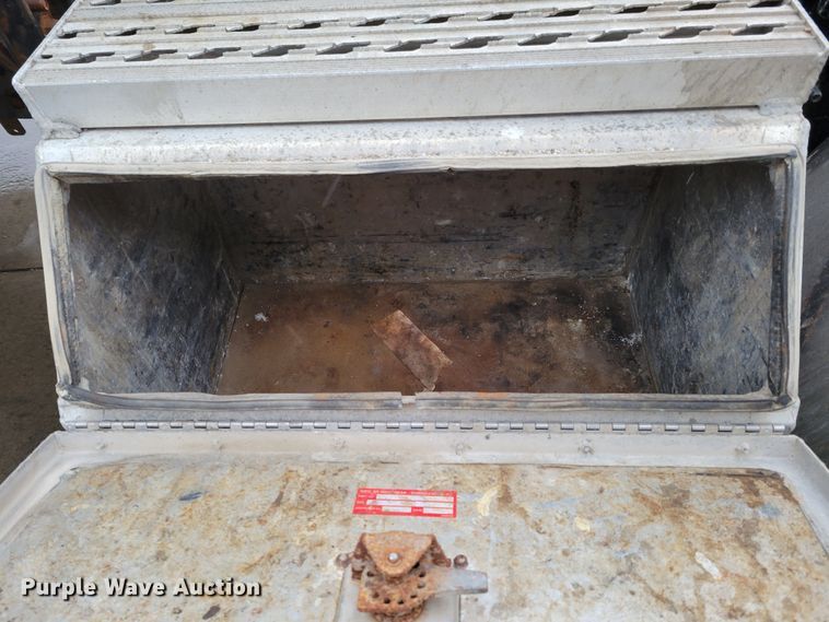 image for item DM8144 2015 Freightliner Cascadia  semi truck