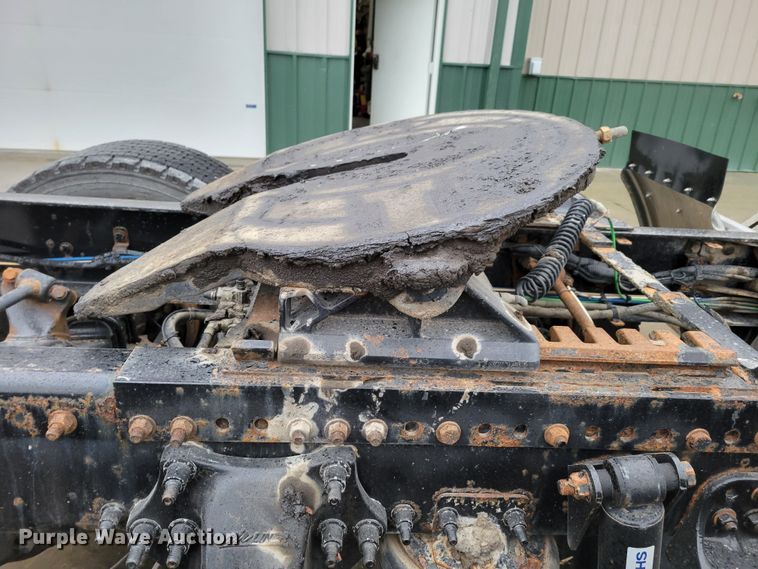 image for item DM8144 2015 Freightliner Cascadia  semi truck