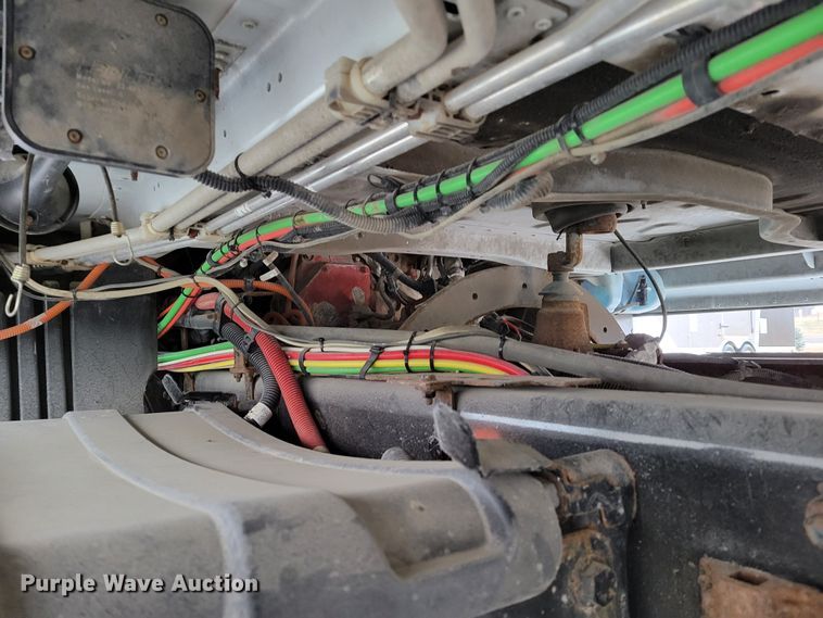 image for item DM8144 2015 Freightliner Cascadia  semi truck