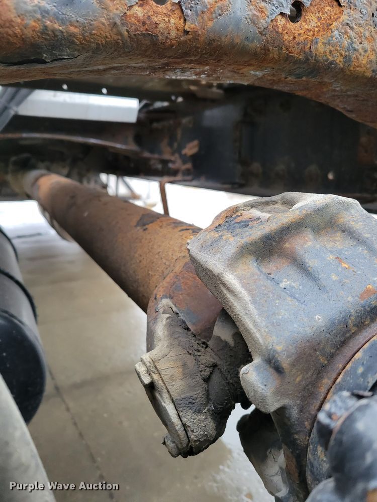 image for item DM8144 2015 Freightliner Cascadia  semi truck