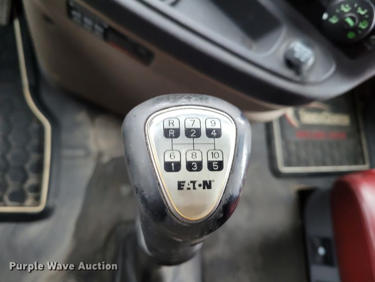 image for item DM8144 2015 Freightliner Cascadia  semi truck