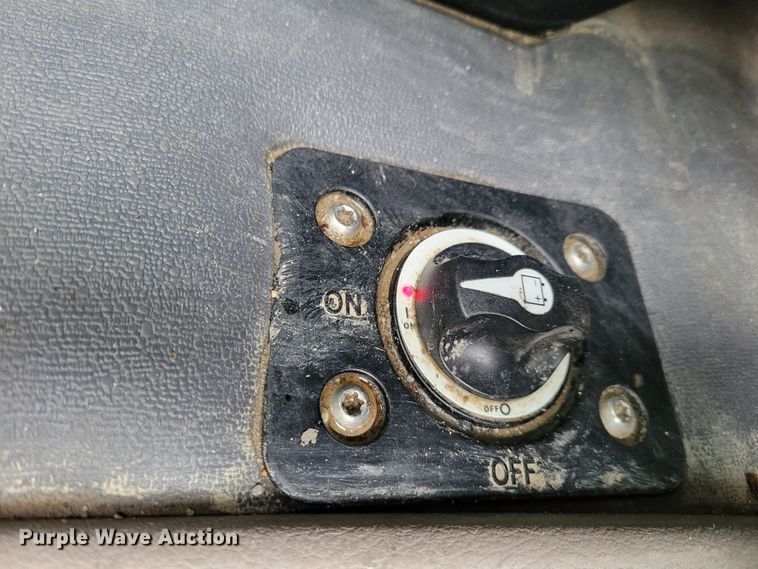 image for item DM8144 2015 Freightliner Cascadia  semi truck